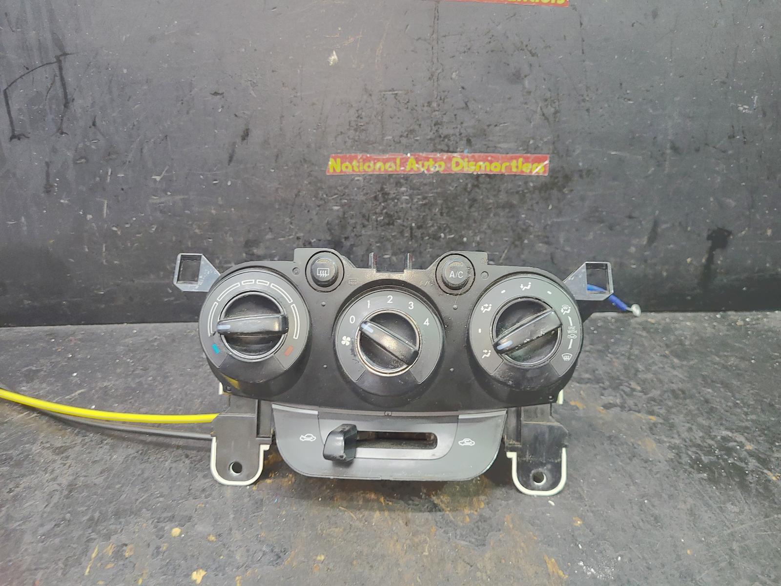 View Auto part Heater/Ac Controls Mazda 2 2010
