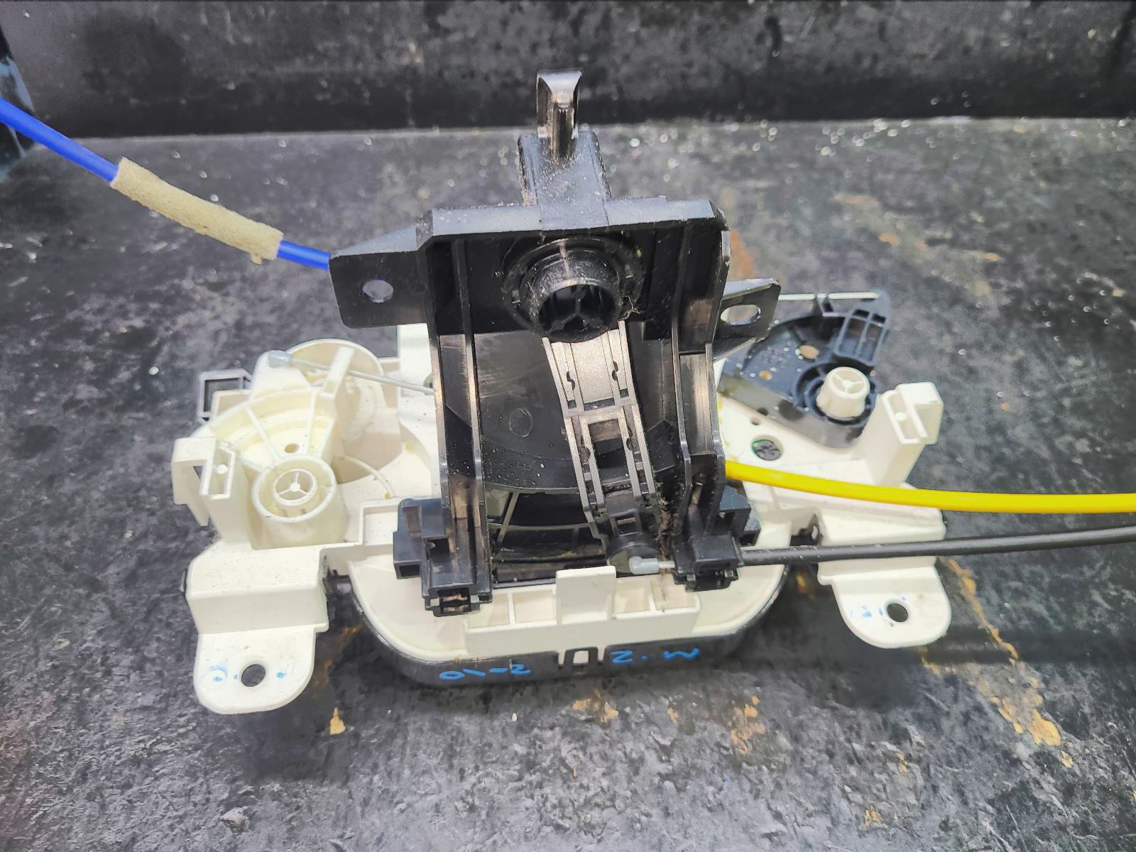 View Auto part Heater/Ac Controls Mazda 2 2010