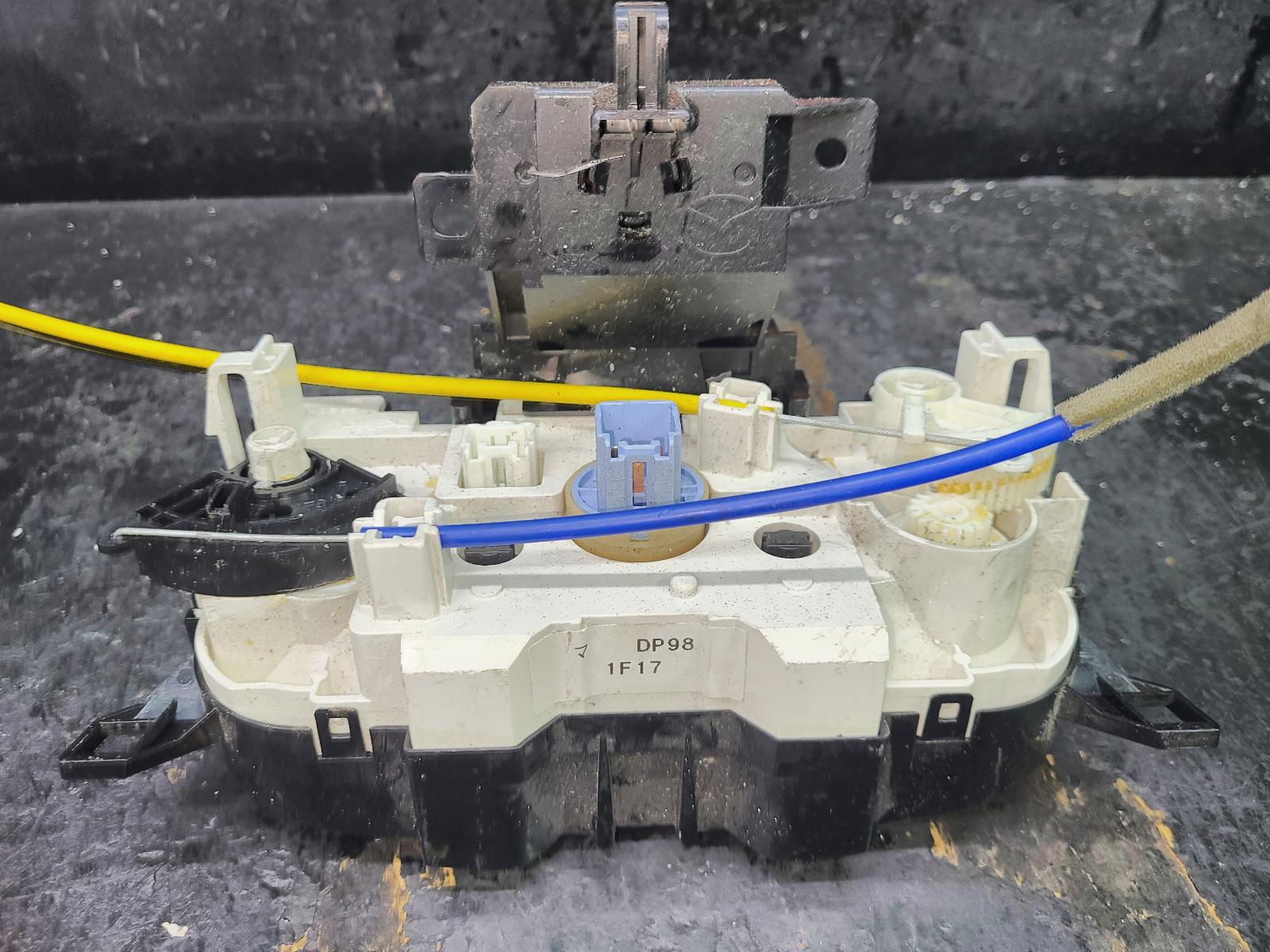 View Auto part Heater/Ac Controls Mazda 2 2010