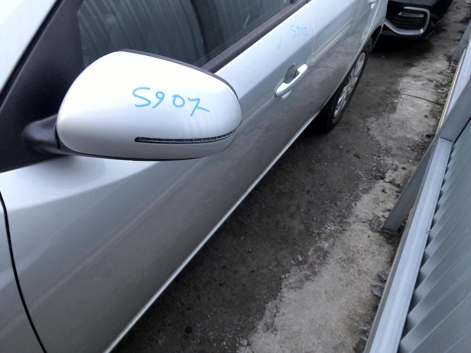 View Auto part Ignition W/ Key Kia Cerato 2013