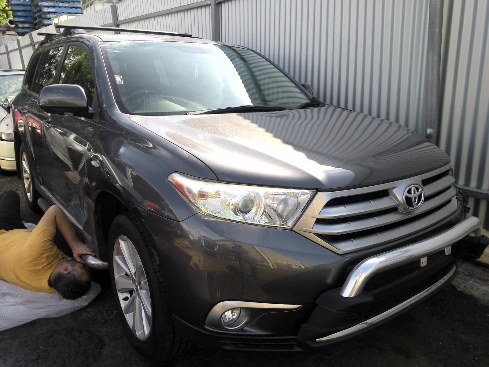 View Auto part Interior Mirror Toyota Kluger 2012