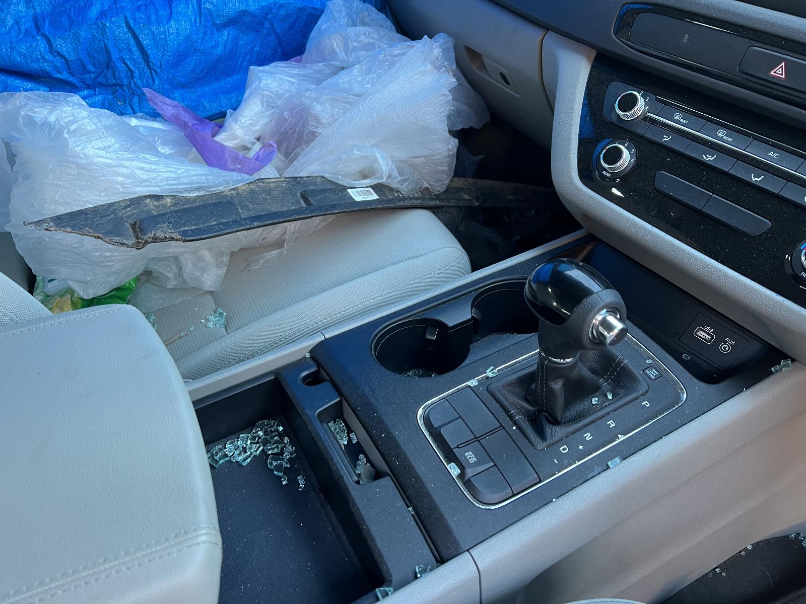 2015 Kia Carnival/grand Carnival Left Rear Door/Sliding View Auto part Left Rear Door/Sliding Kia Carnival/grand Carnival 2015