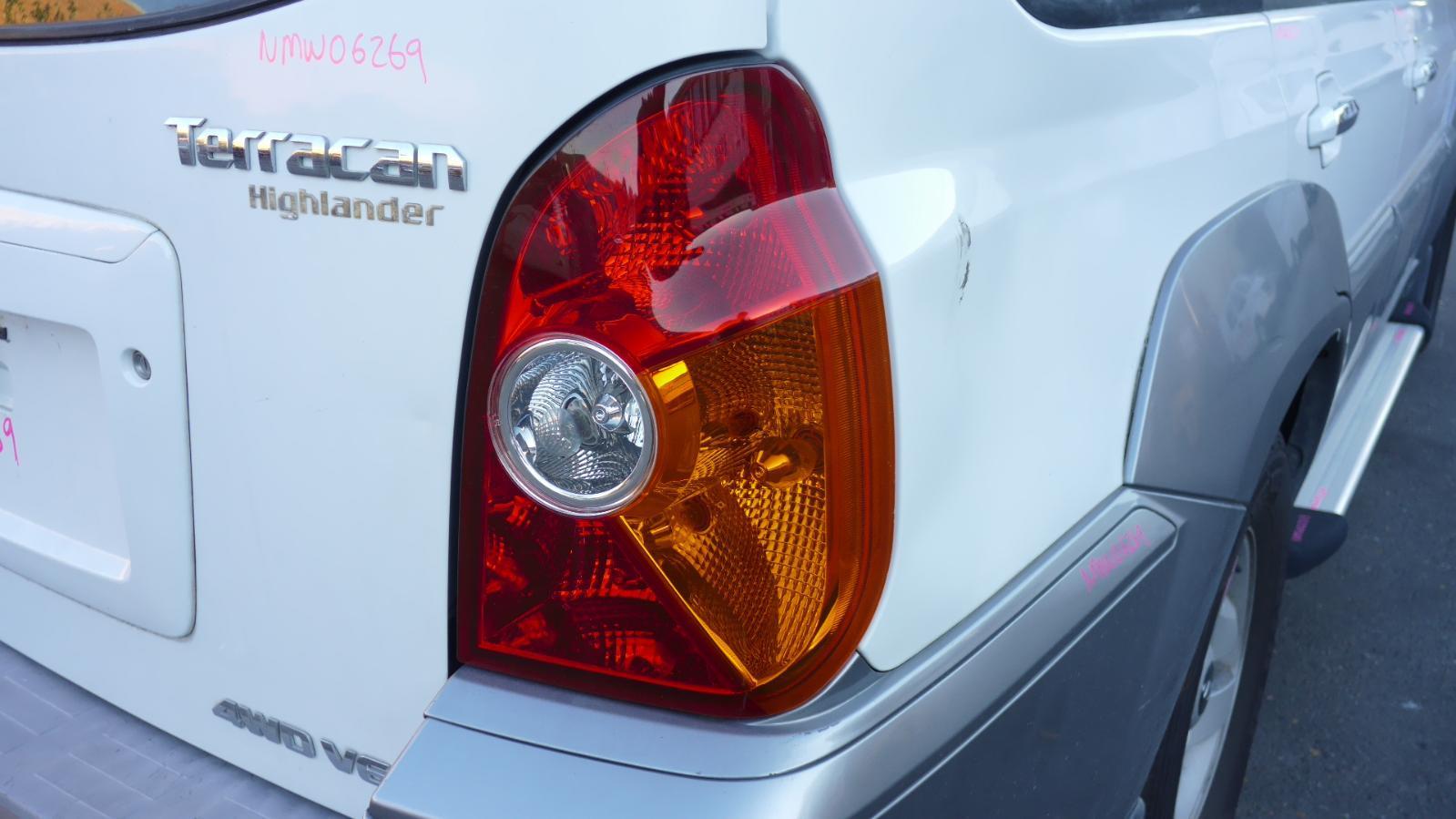 View Auto part Right Taillight Hyundai Terracan 2002