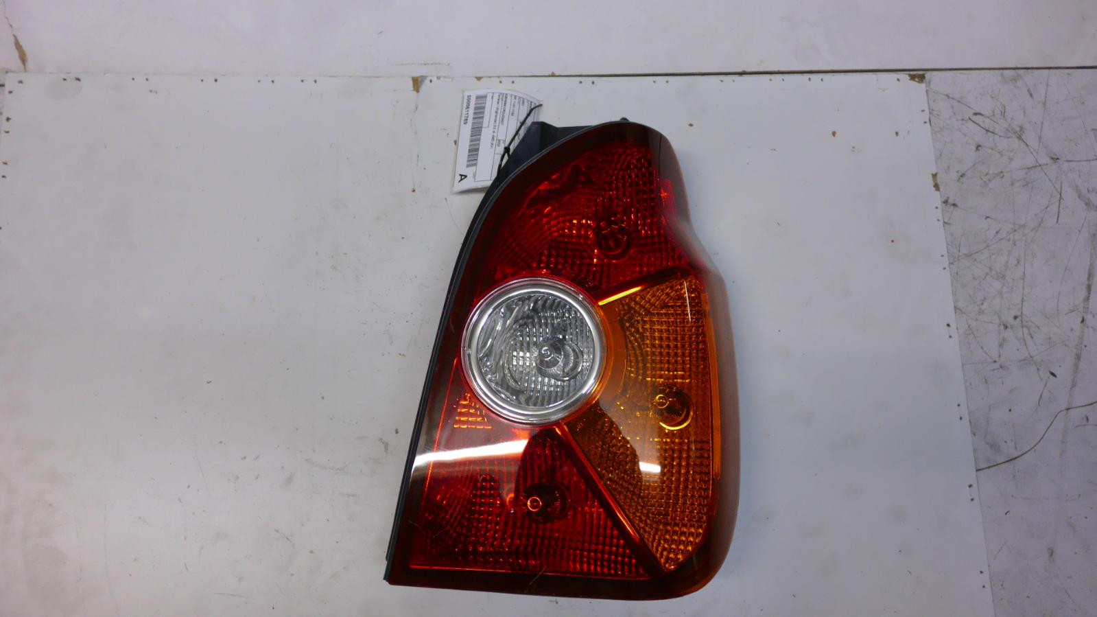 View Auto part Right Taillight Hyundai Terracan 2002