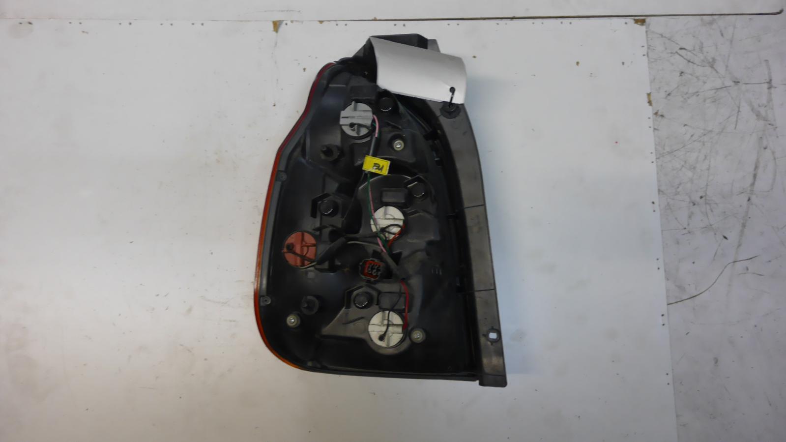View Auto part Right Taillight Hyundai Terracan 2002