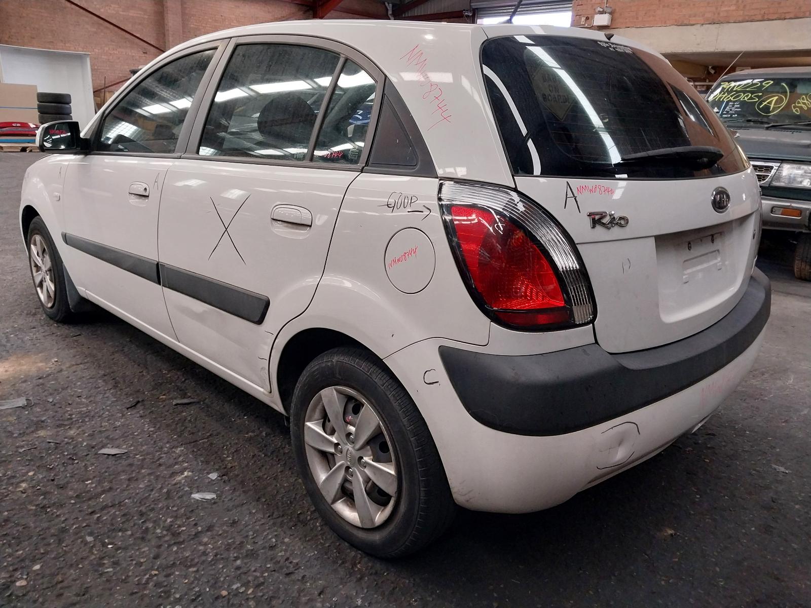 View Auto part Right Front Door Window Kia Rio 2008