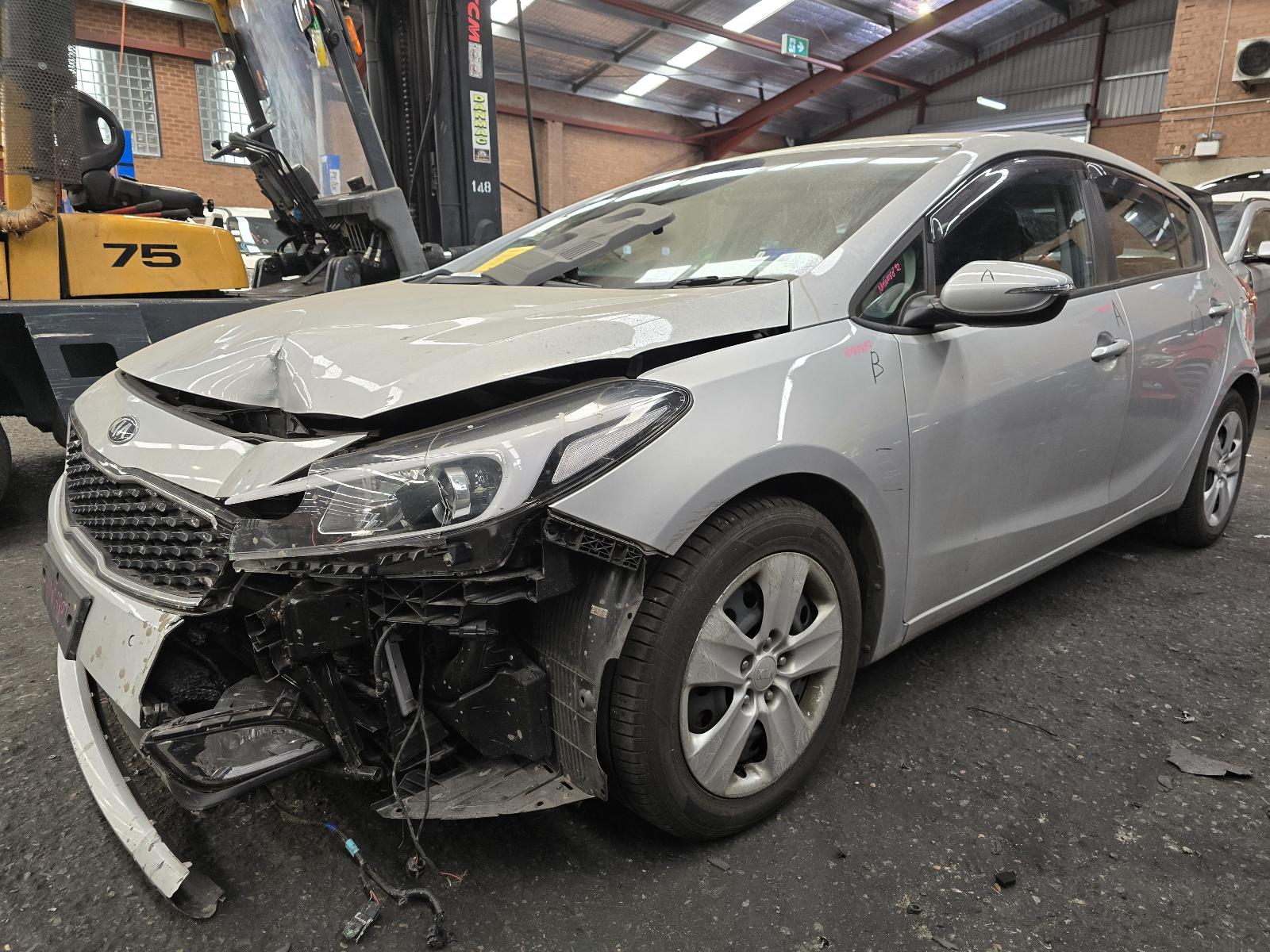 View Auto part A/C Condenser Kia Cerato 2017