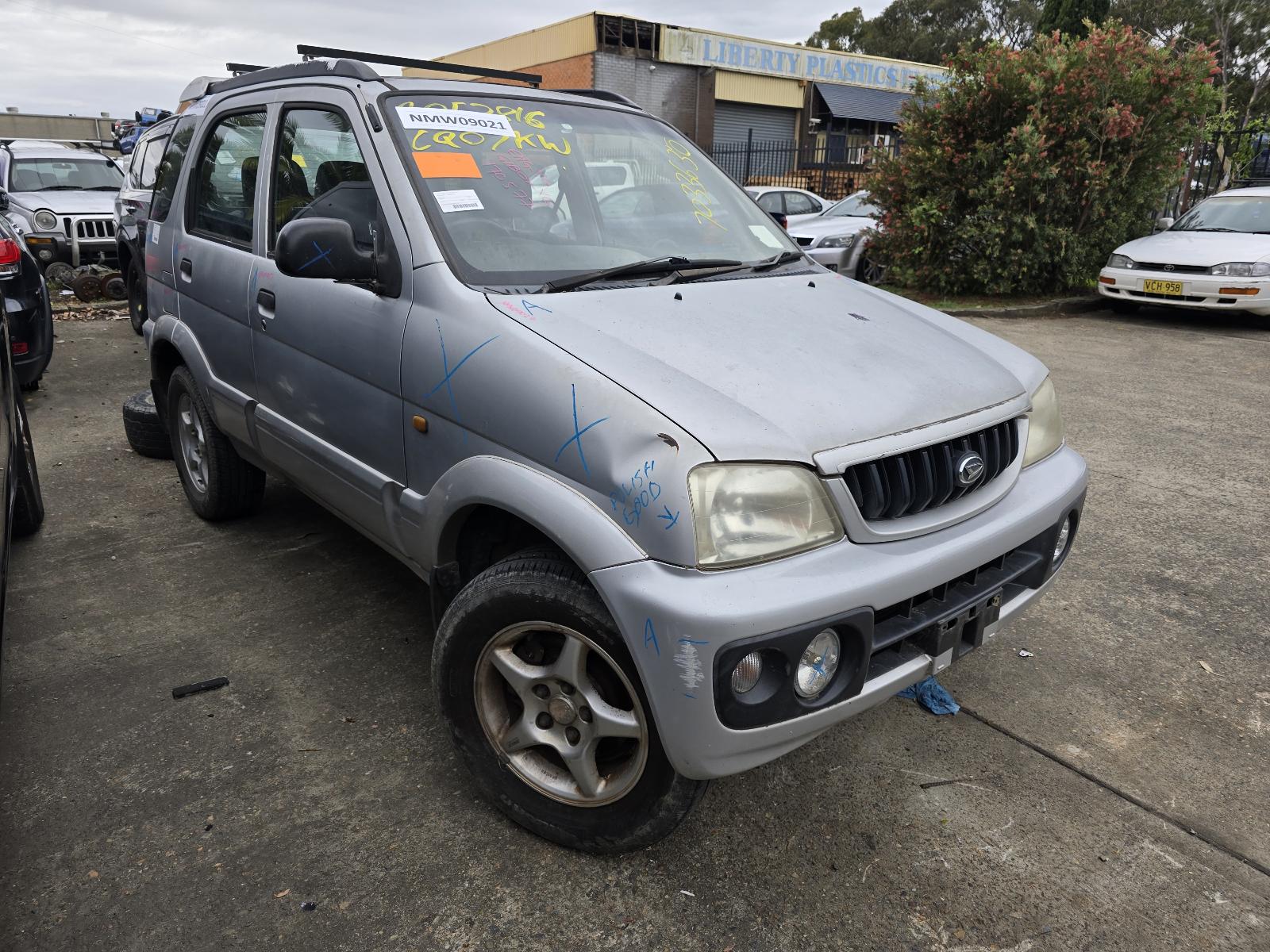 View Auto part Bonnet Daihatsu Terios 2004