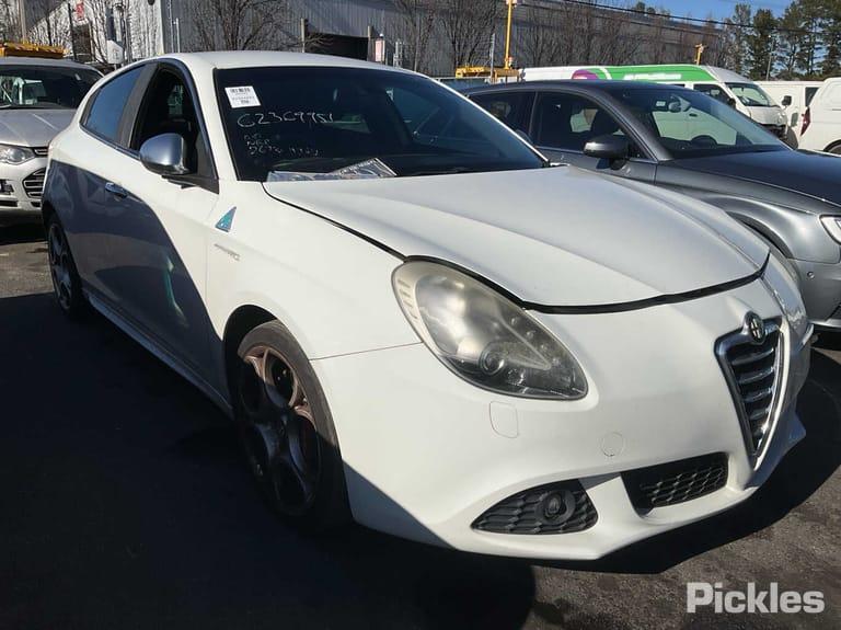 2014 Alfa Romeo Giulietta Antenna View Auto part Antenna Alfa Romeo Giulietta 2014