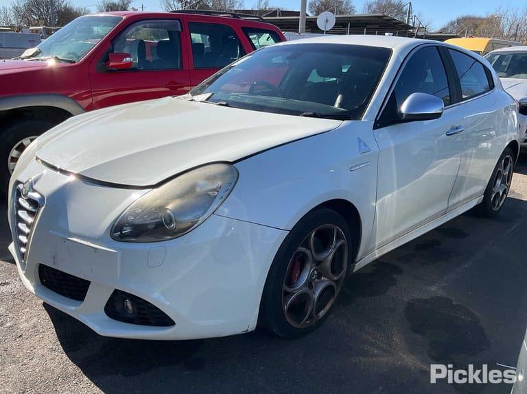 2014 Alfa Romeo Giulietta Antenna View Auto part Antenna Alfa Romeo Giulietta 2014