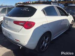 View Auto part Antenna Alfa Romeo Giulietta 2014
