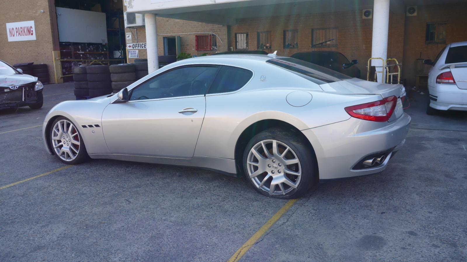 View Auto part Left Rear Side Glass Maserati Granturismo 2008