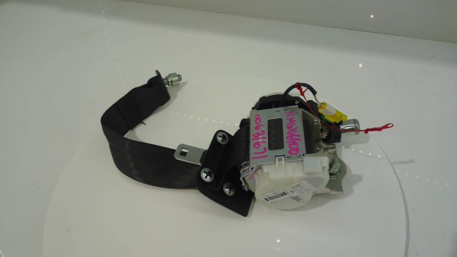View Auto part Seatbelt/Stalk Maserati Granturismo 2008
