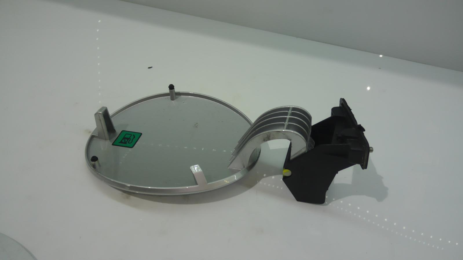 View Auto part Fuel Door / Filler Maserati Granturismo 2008
