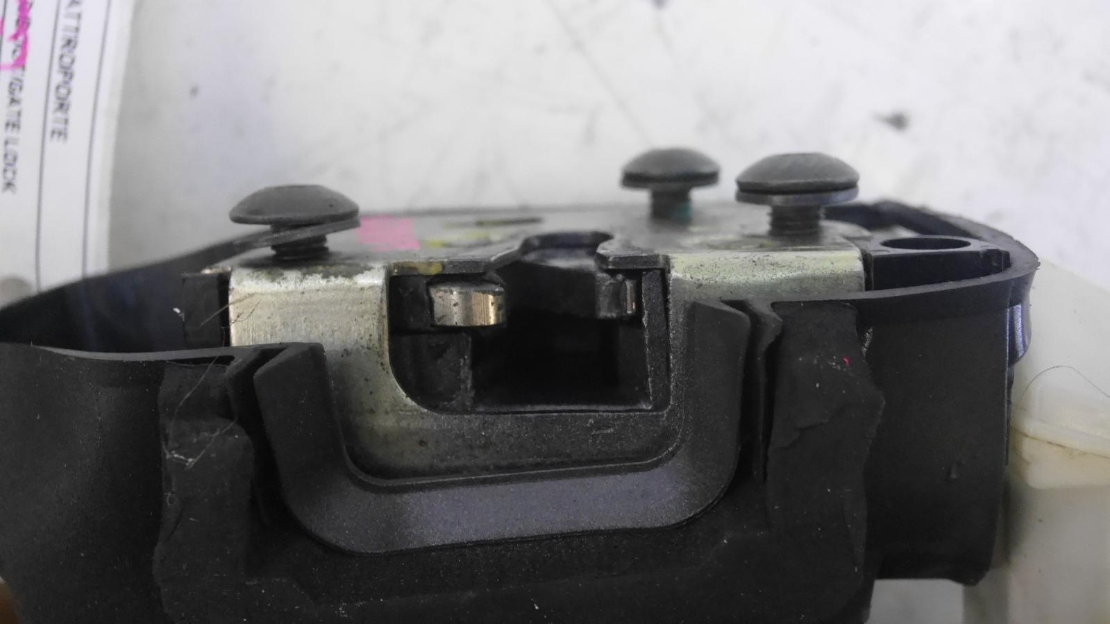 View Auto part Door/Boot/Gate Lock Maserati Quattroporte 2005