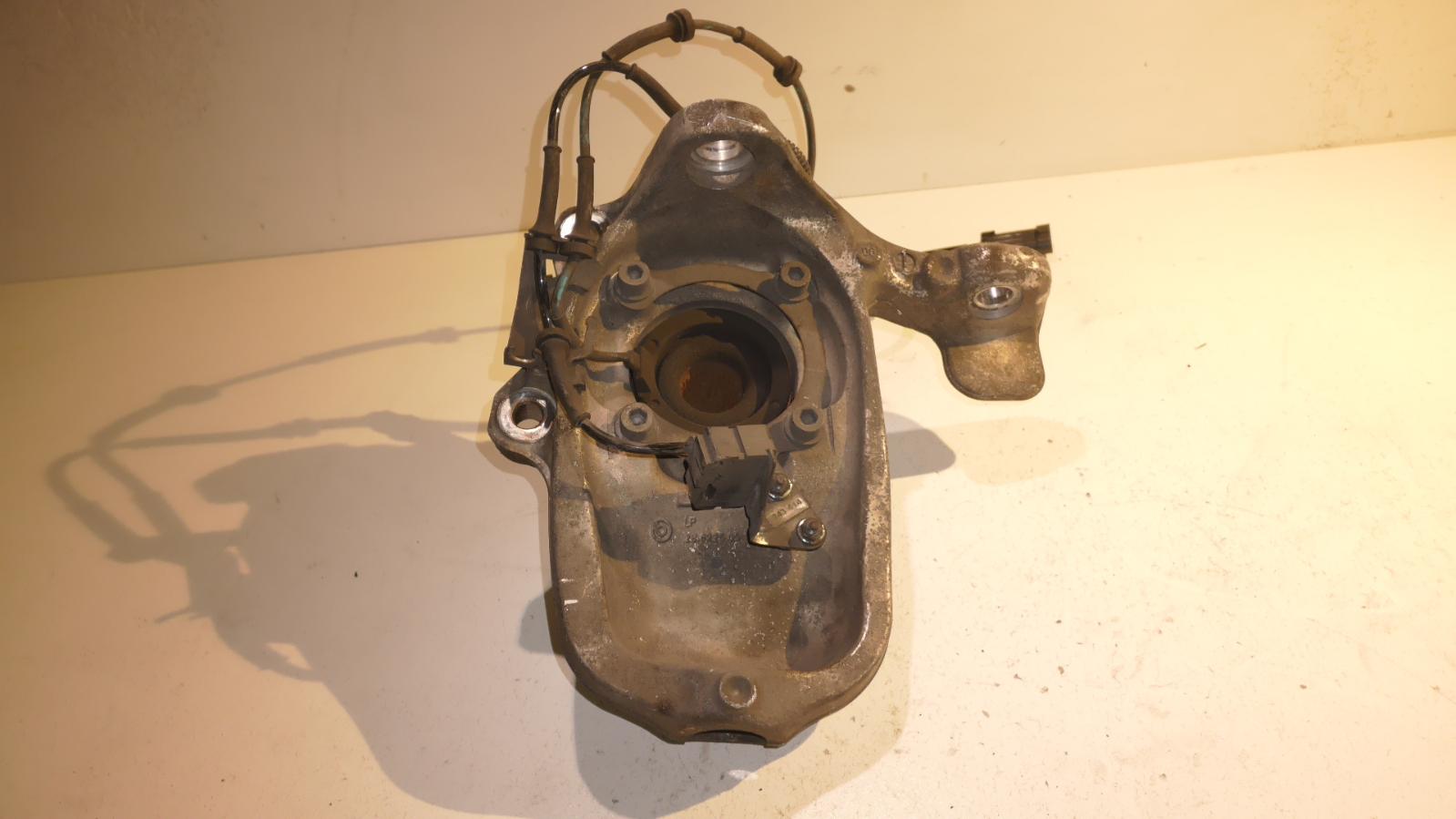 View Auto part Left Front Hub Assembly Maserati Quattroporte 2005