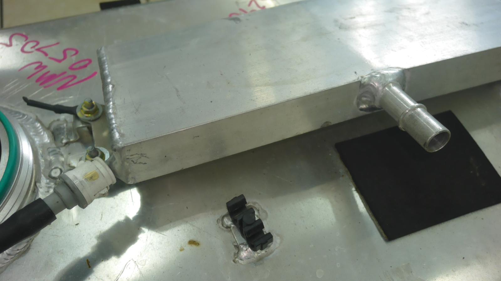 View Auto part Fuel Tank Maserati 4200gt 2004