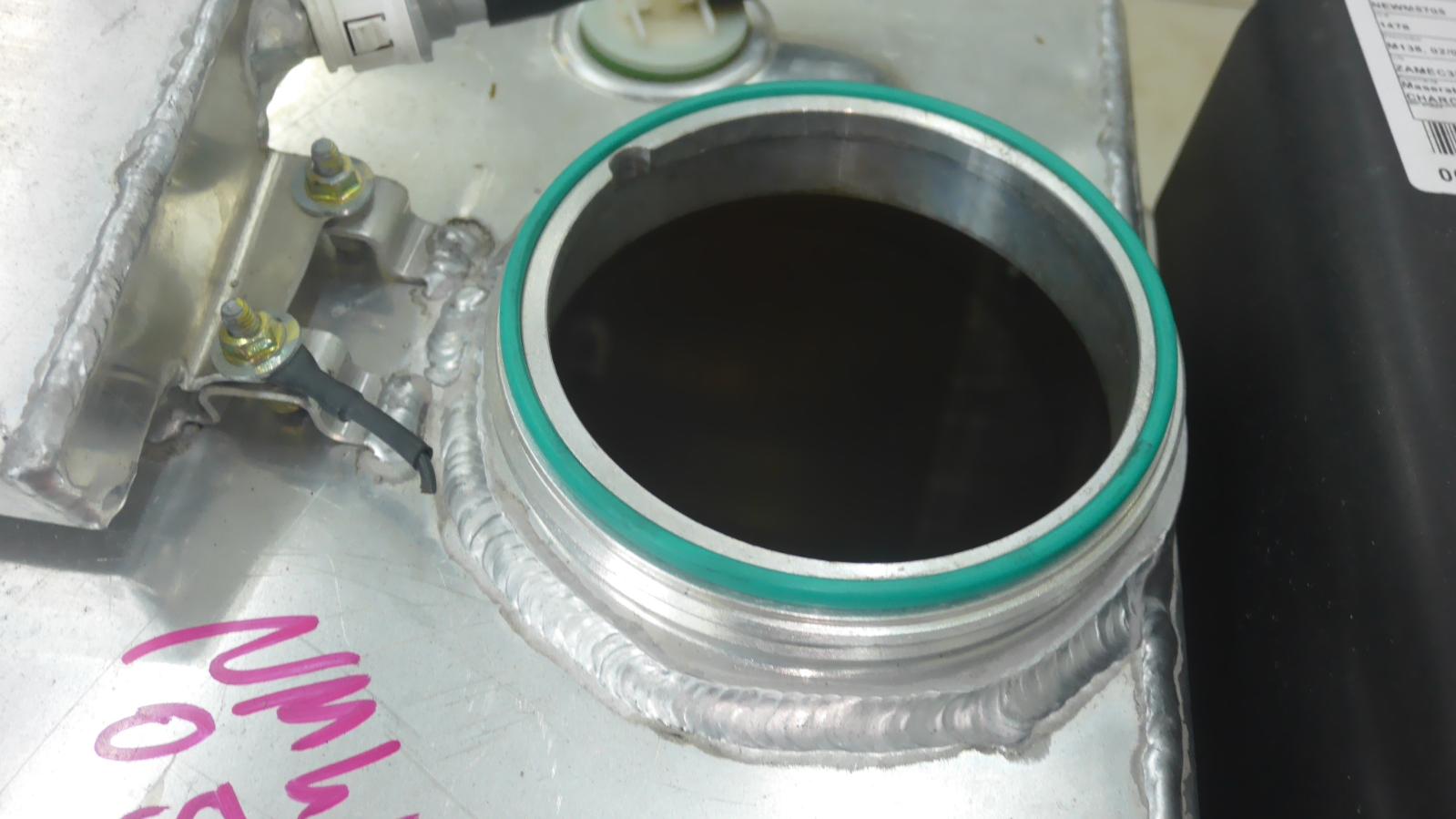 View Auto part Fuel Tank Maserati 4200gt 2004