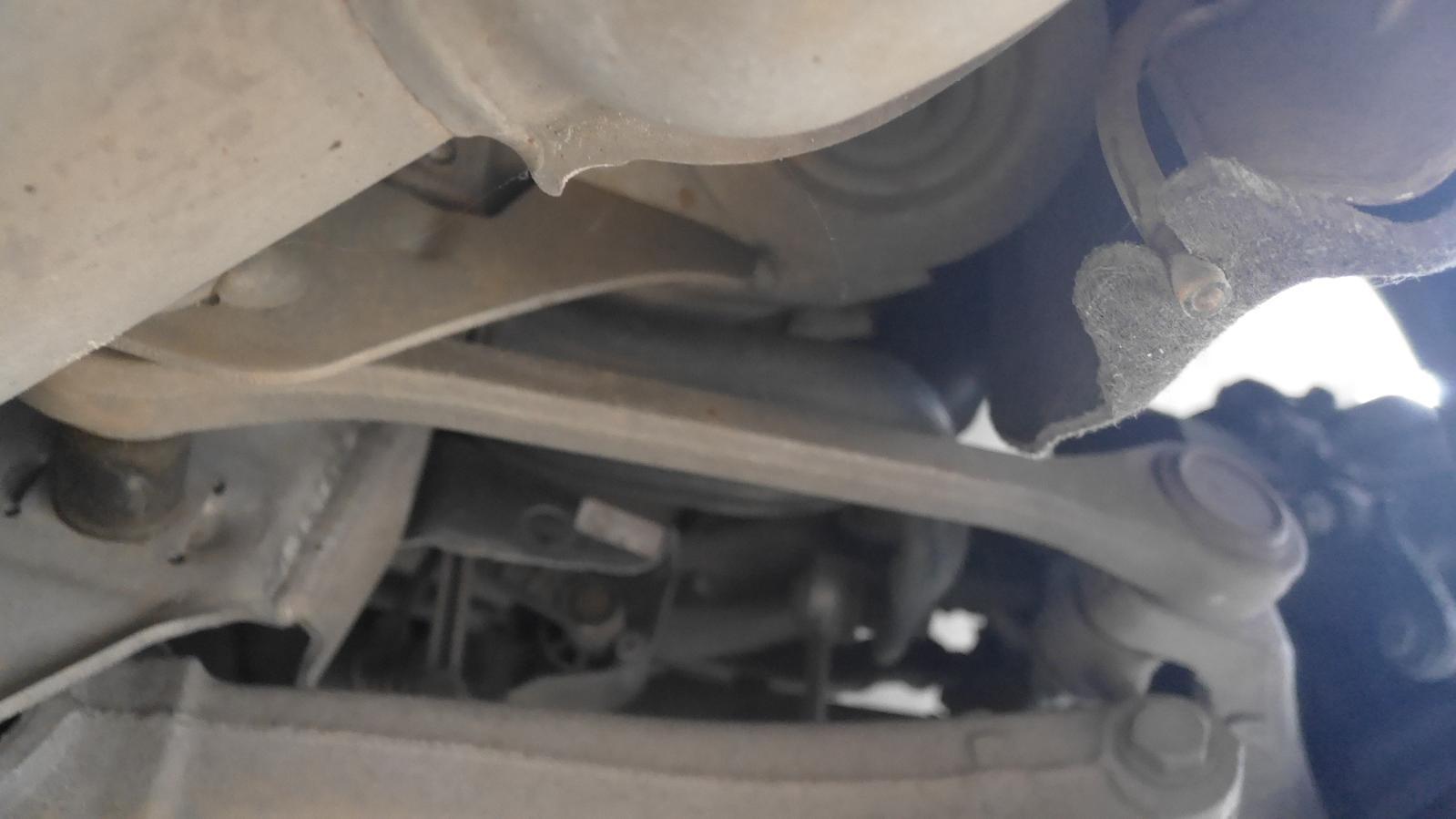 View Auto part Right Rear Trailing Arm Bentley Continental 2007