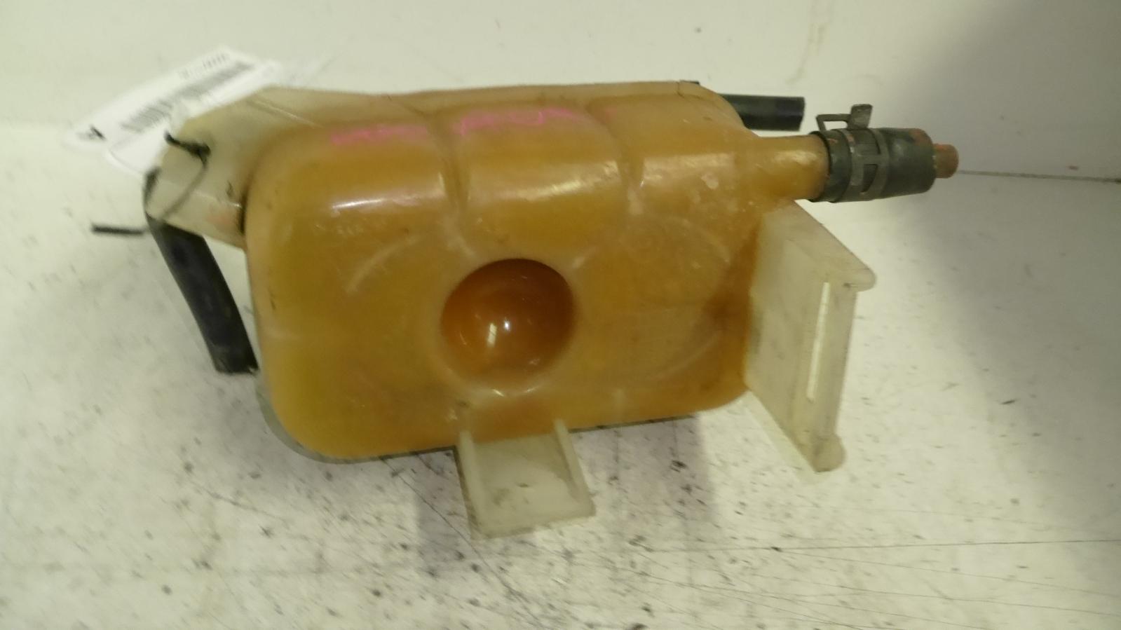 View Auto part Overflow Bottle Daewoo Leganza 2002