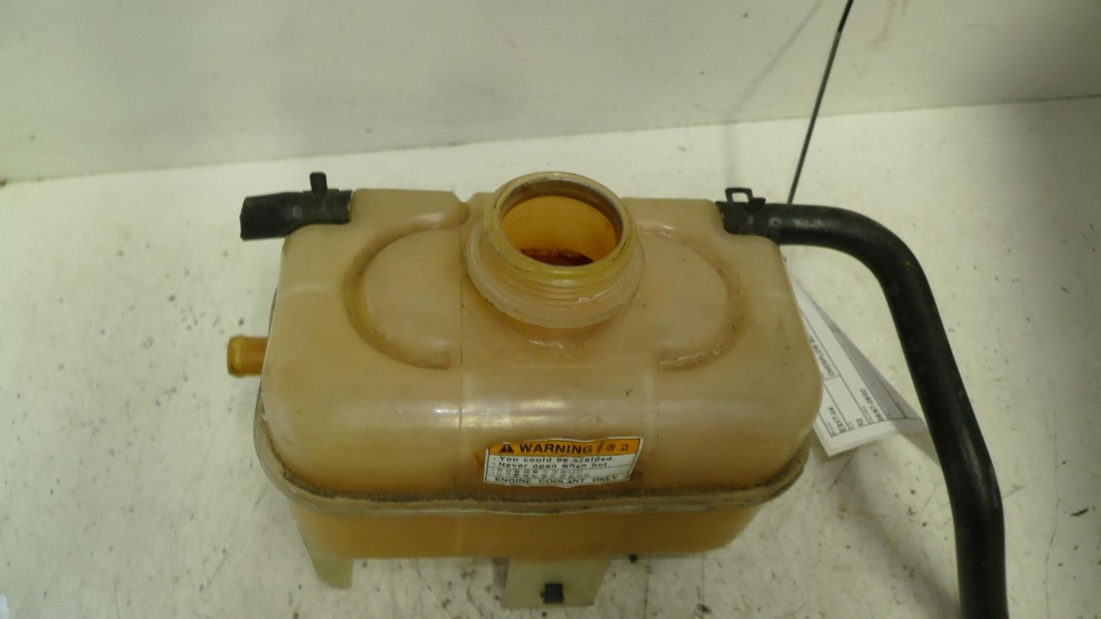 View Auto part Overflow Bottle Daewoo Leganza 2002