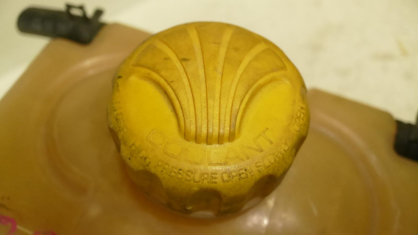 View Auto part Overflow Bottle Daewoo Leganza 2002