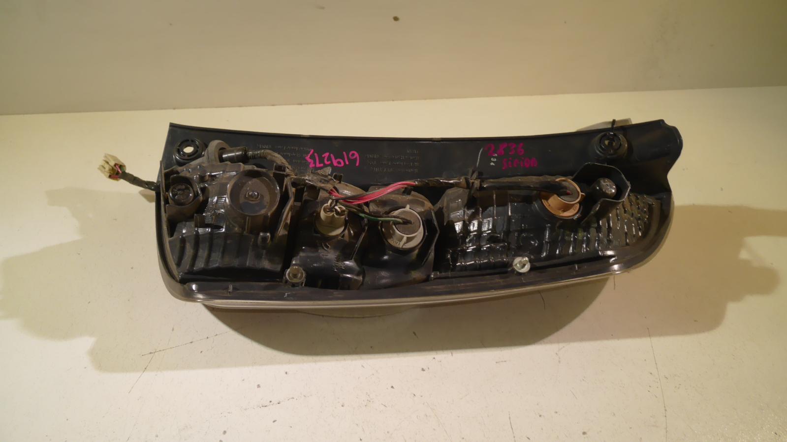 2006 Daihatsu Sirion Left Taillight View Auto part Left Taillight Daihatsu Sirion 2006