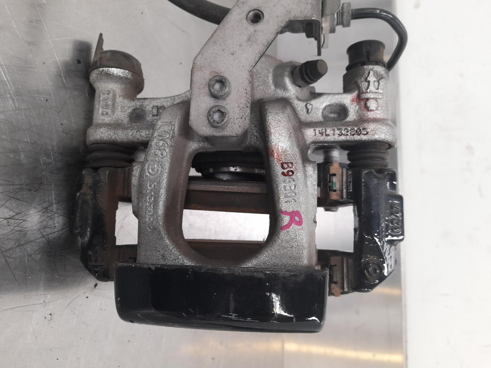 View Auto part Caliper Maserati Ghibli  2015