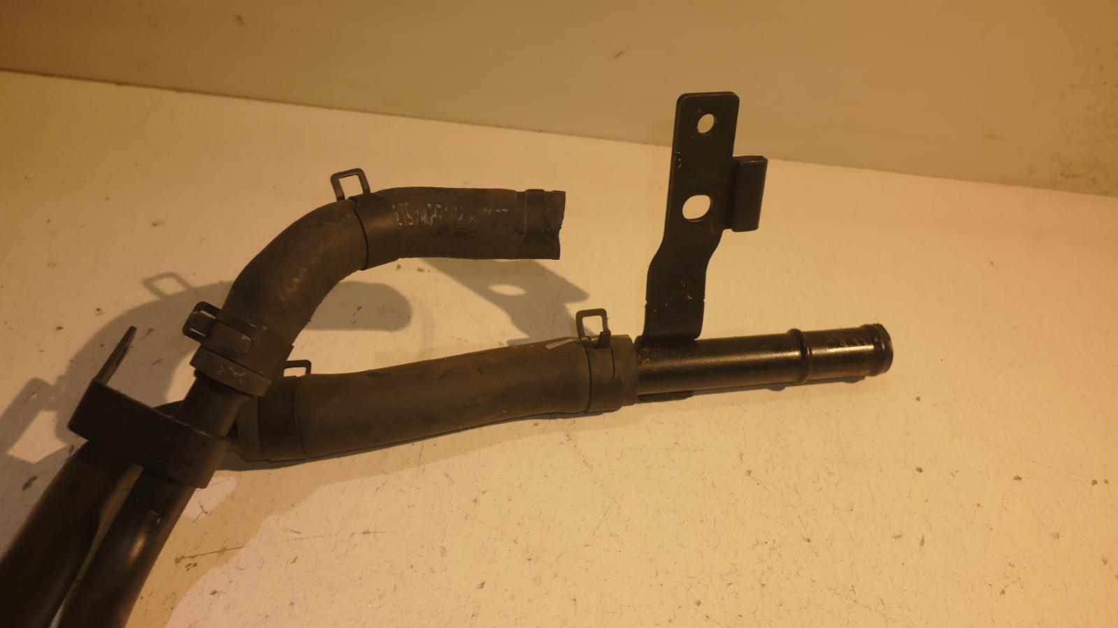 2011 Hyundai Iload/imax Thermostat Housing View Auto part Thermostat Housing Hyundai Iload/imax 2011