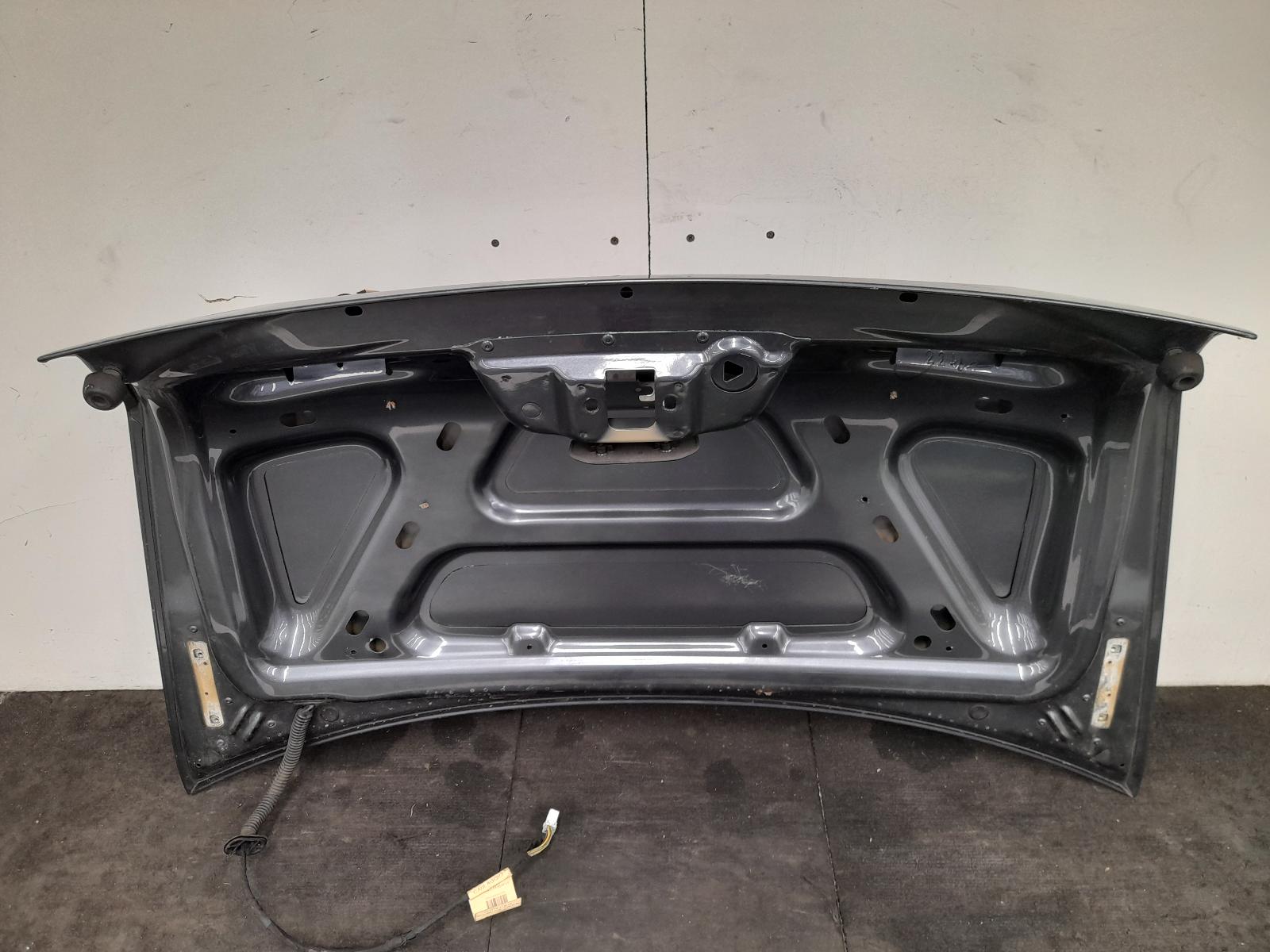 2004 Maserati Quattroporte Bootlid/Tailgate View Auto part Bootlid/Tailgate Maserati Quattroporte 2004