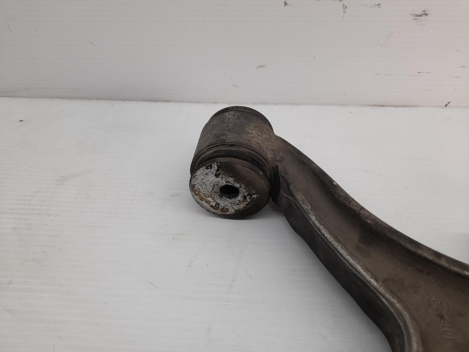 View Auto part Right Front Lower Control Arm Maserati Quattroporte 2004
