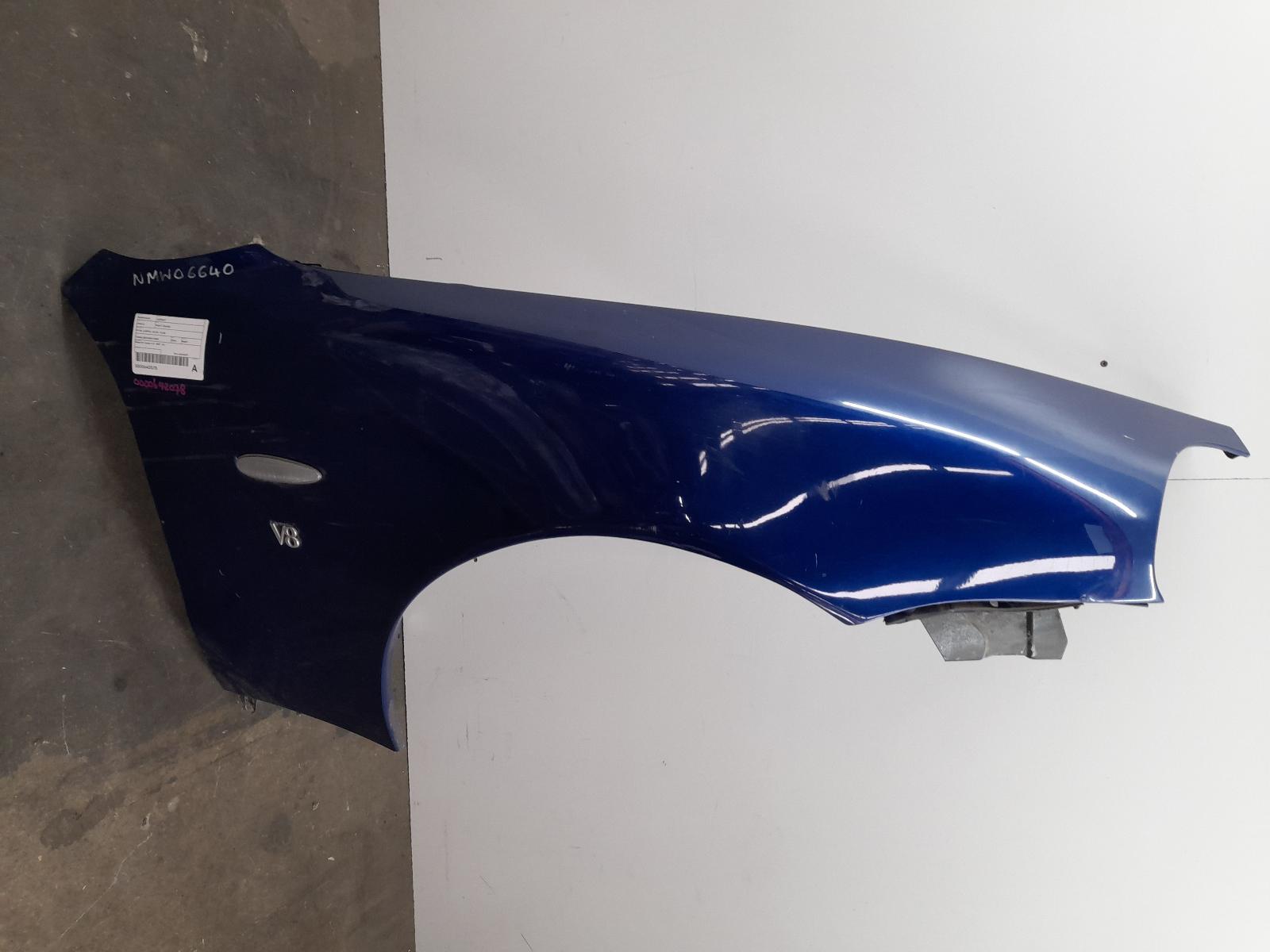 View Auto part Right Guard Maserati 4200gt 2004