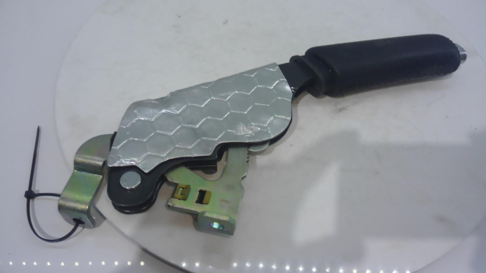 View Auto part Handbrake Lever Maserati 4200gt 2004