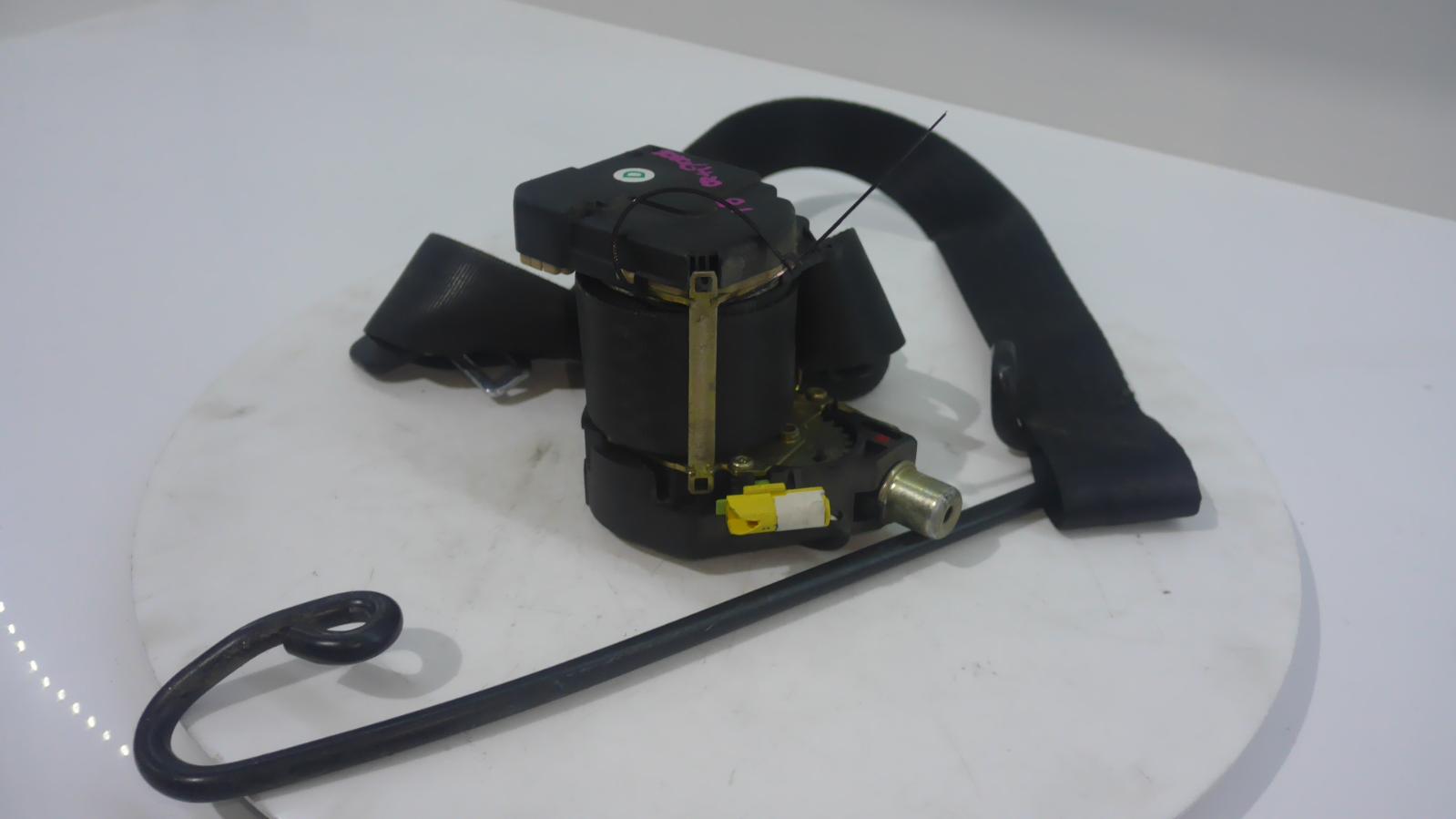 View Auto part Seatbelt/Stalk Maserati 4200gt 2004