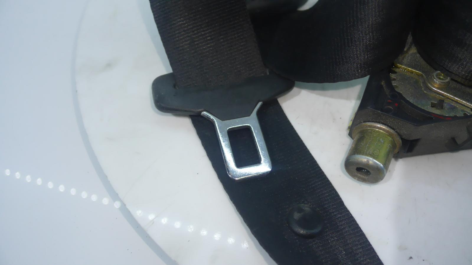 View Auto part Seatbelt/Stalk Maserati 4200gt 2004