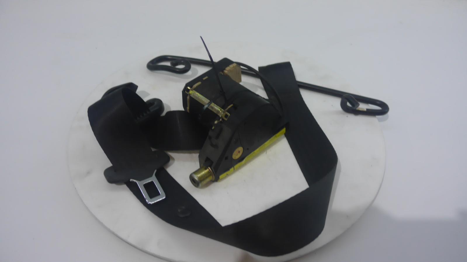 View Auto part Seatbelt/Stalk Maserati 4200gt 2004