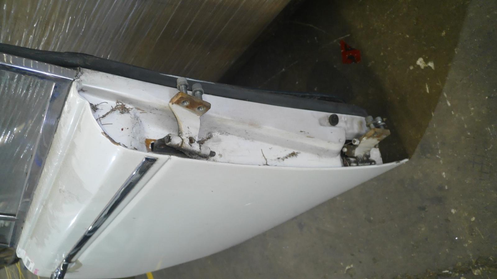 1979 Rolls-royce Silver Shadow/silver Wraith Ii Right Rear Door Sliding View Auto part Right Rear Door Sliding Rolls-royce Silver Shadow/silver Wraith Ii 1979