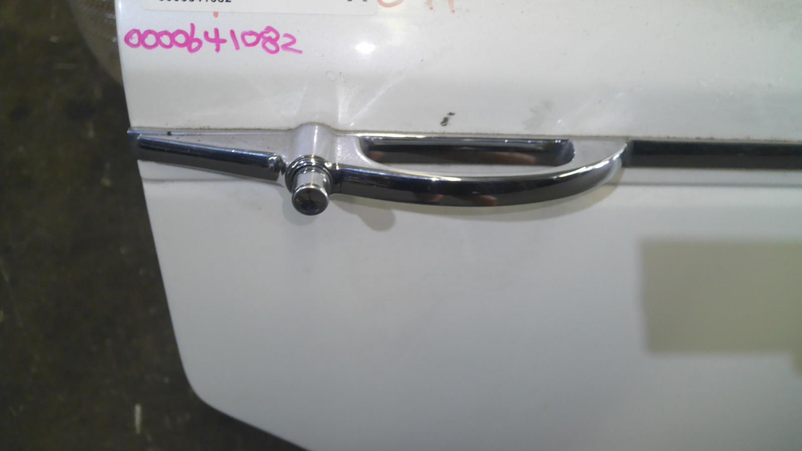 1979 Rolls-royce Silver Shadow/silver Wraith Ii Right Rear Door Sliding View Auto part Right Rear Door Sliding Rolls-royce Silver Shadow/silver Wraith Ii 1979