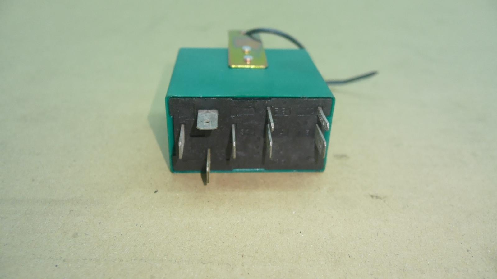 View Auto part Misc Switch/Relay Maserati 4200gt 2004