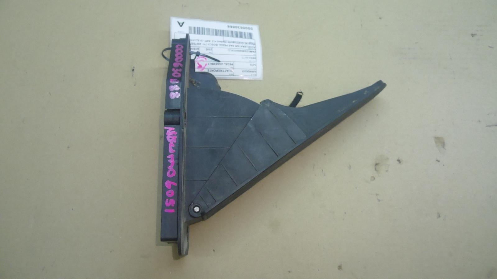 2005 Maserati Quattroporte Pedal Assembly View Auto part Pedal Assembly Maserati Quattroporte 2005