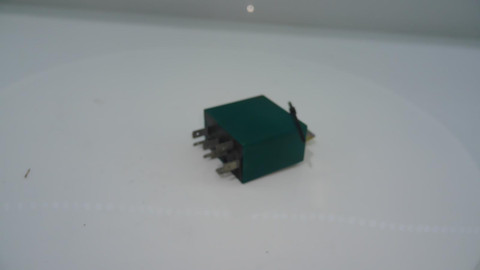 View Auto part Misc Switch/Relay Maserati 4200gt 2004