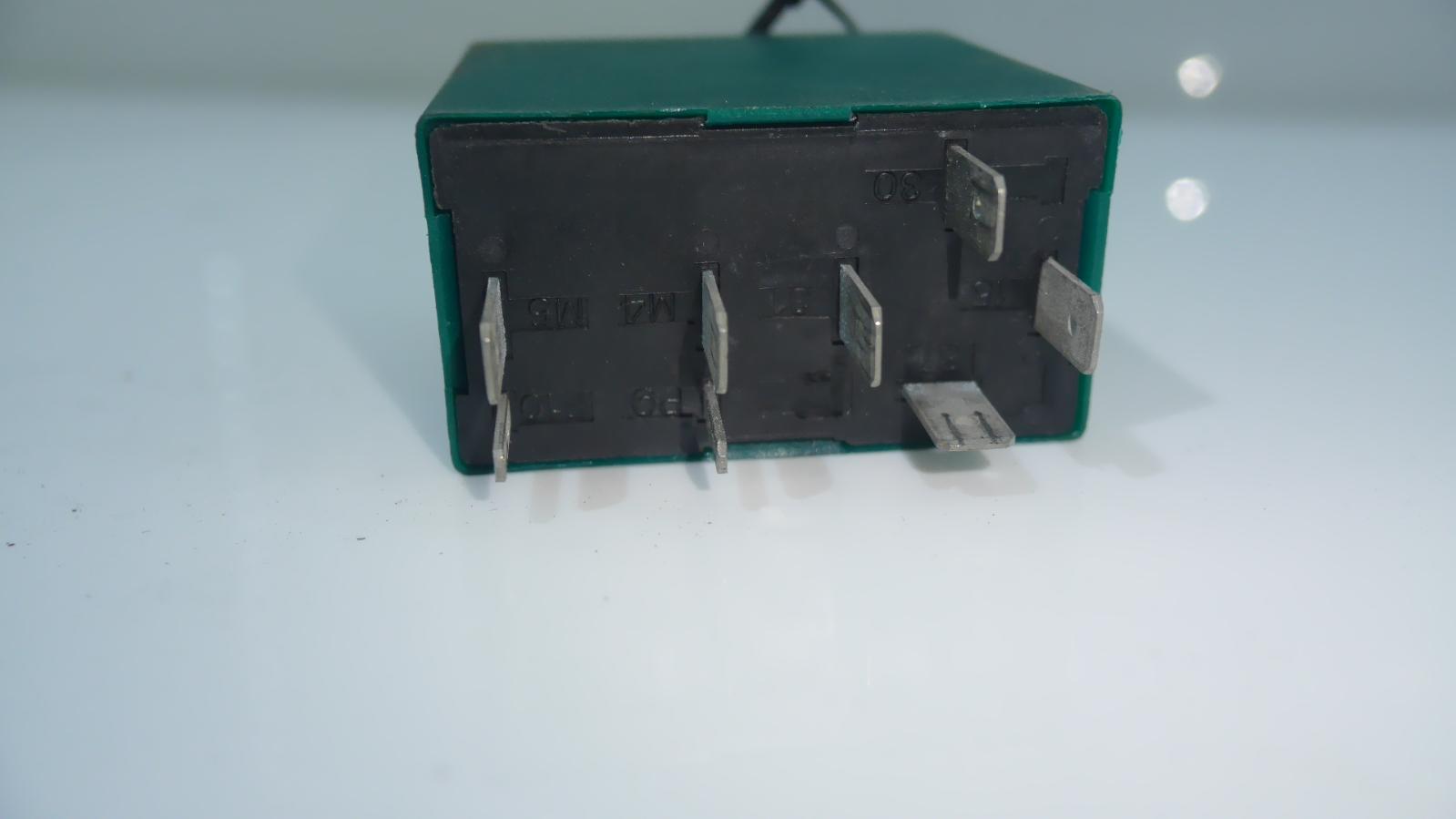 View Auto part Misc Switch/Relay Maserati 4200gt 2004