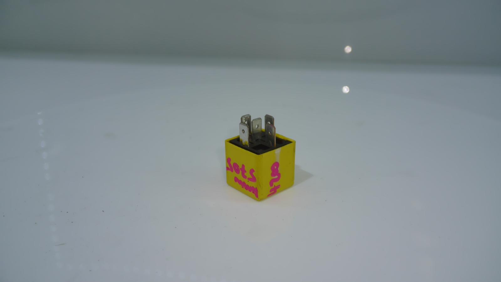 View Auto part Misc Switch/Relay Maserati 4200gt 2004