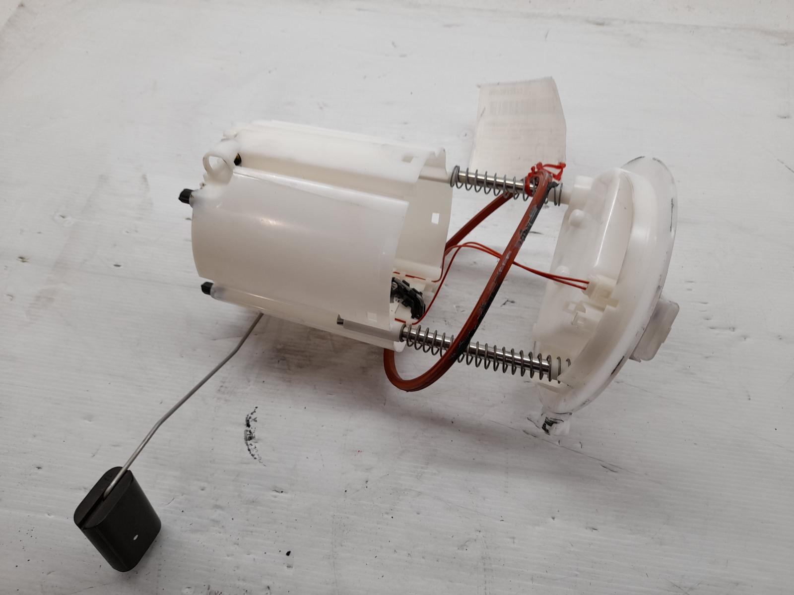 View Auto part Fuel Pump Maserati Ghibli  2015