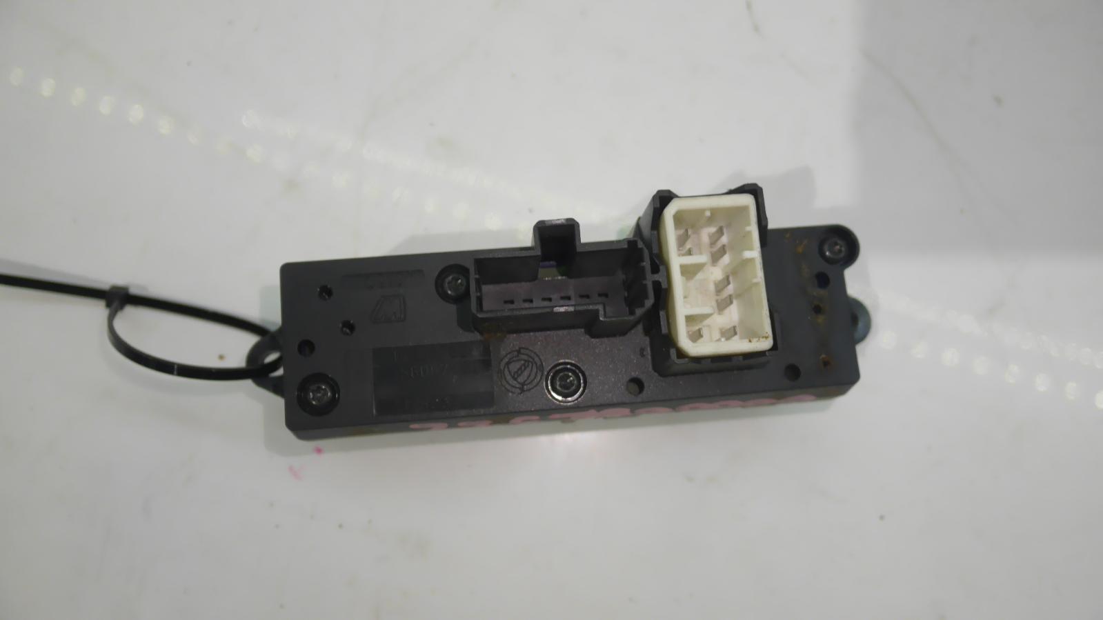 2008 Maserati Granturismo Misc Switch/Relay View Auto part Misc Switch/Relay Maserati Granturismo 2008