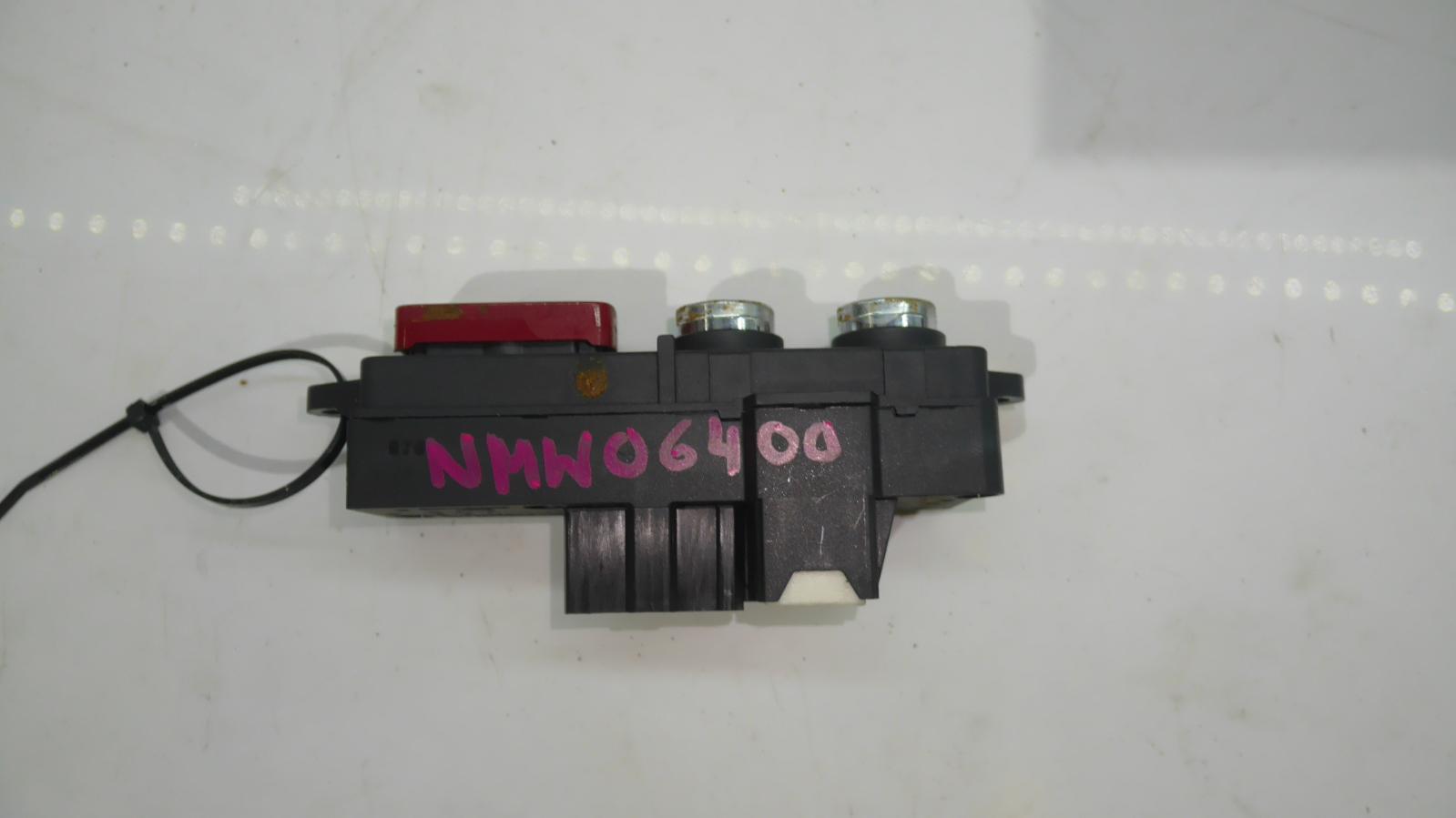 2008 Maserati Granturismo Misc Switch/Relay View Auto part Misc Switch/Relay Maserati Granturismo 2008