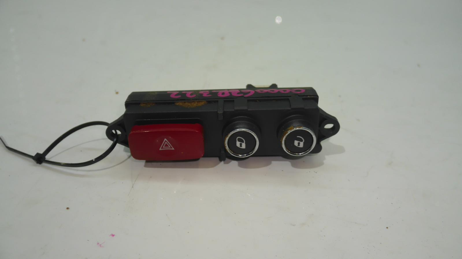 2008 Maserati Granturismo Misc Switch/Relay View Auto part Misc Switch/Relay Maserati Granturismo 2008