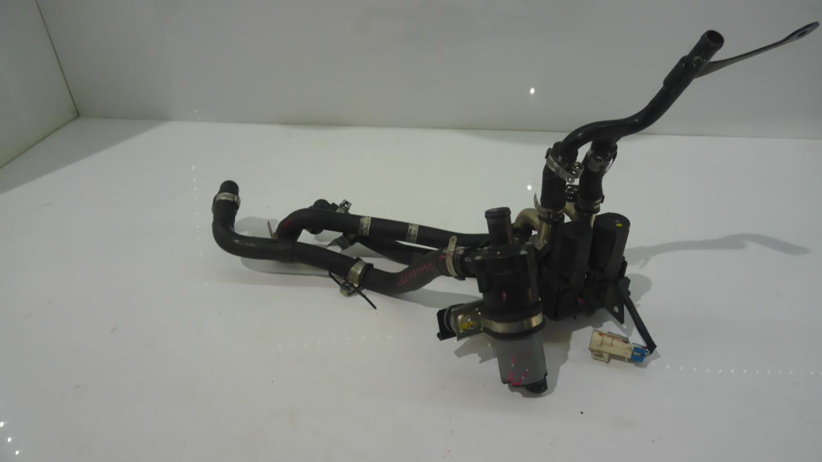 View Auto part Water Pump Maserati Granturismo 2008