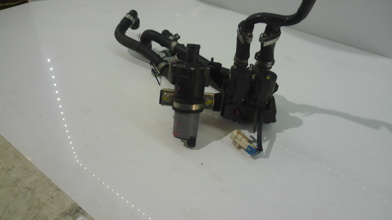 View Auto part Water Pump Maserati Granturismo 2008
