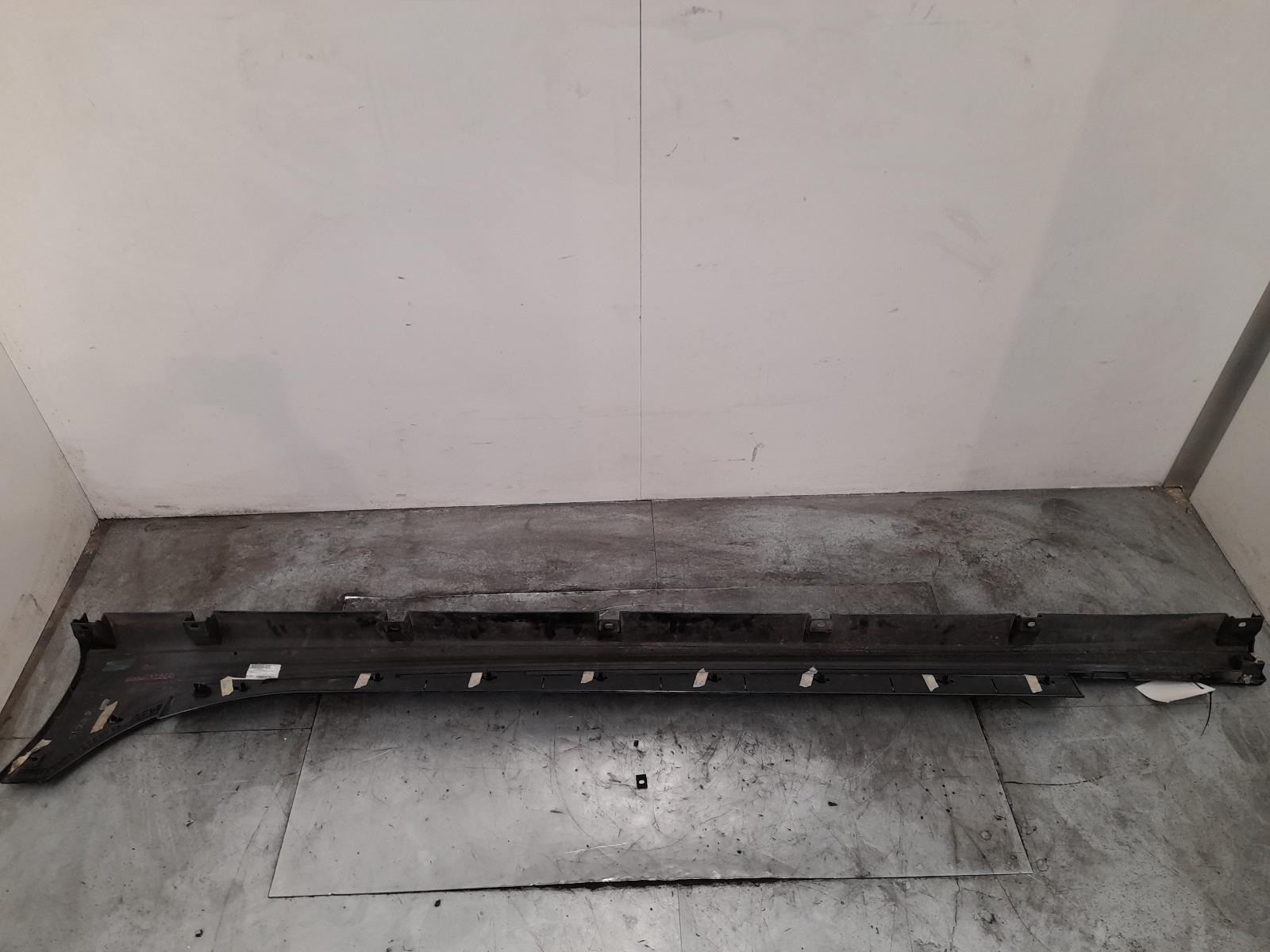 View Auto part Side Step/Skirt Maserati Ghibli  2015